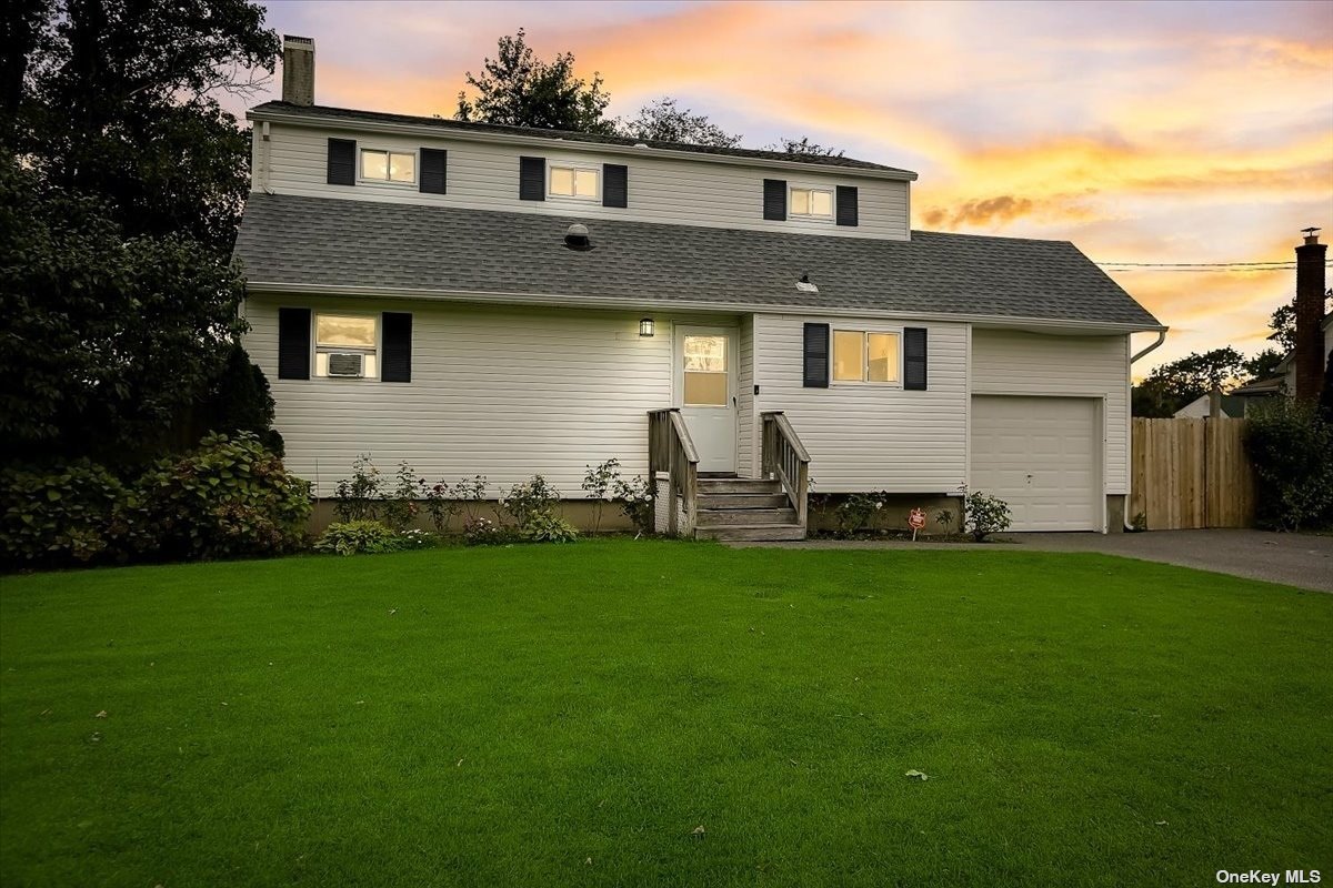 #1 photo, 3108 Eagle Avenue, サフォーク郡 Medford , NY 11763