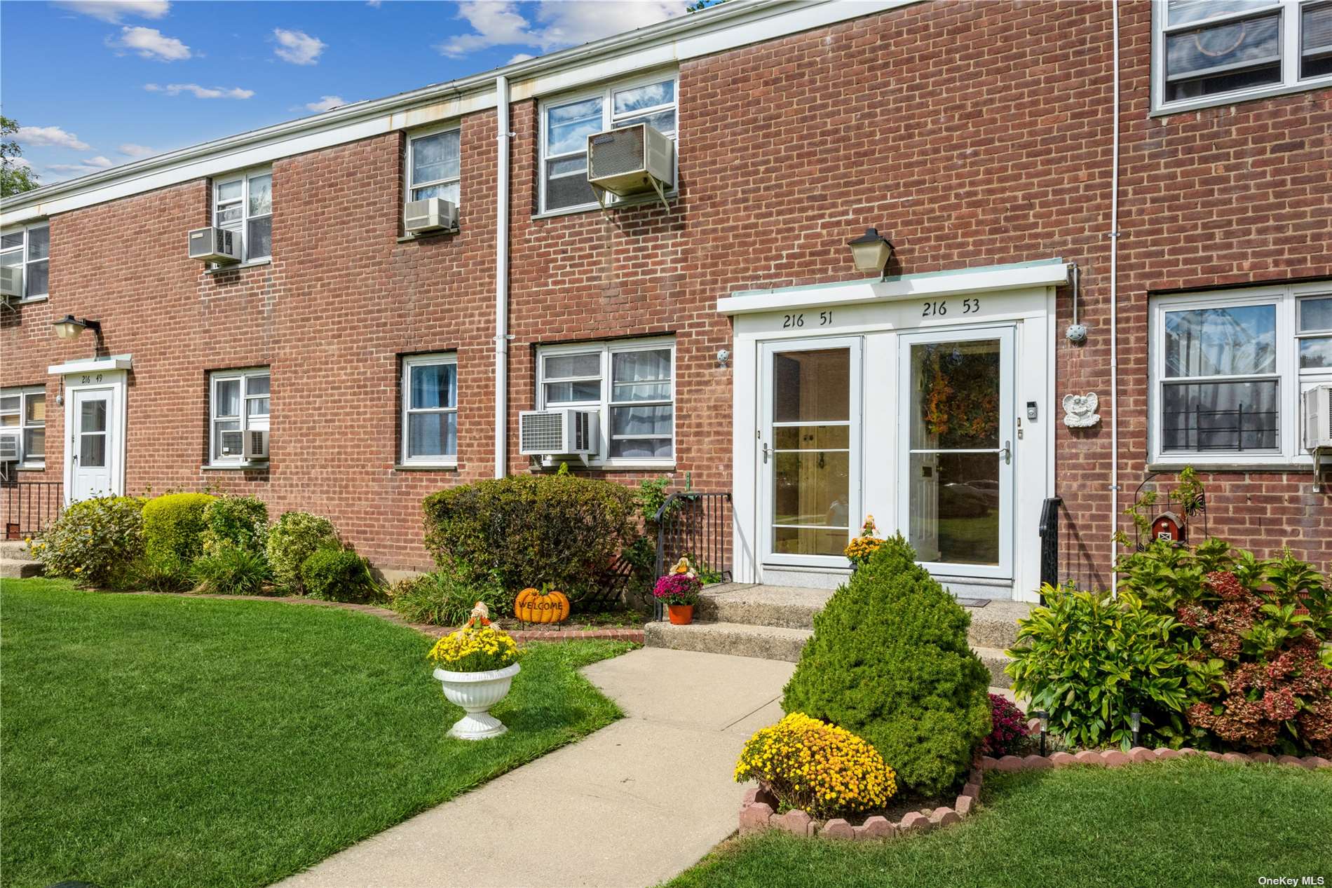 #1 photo, 216-51 68th Ave, クイーンズ区 Bayside , NY 11364