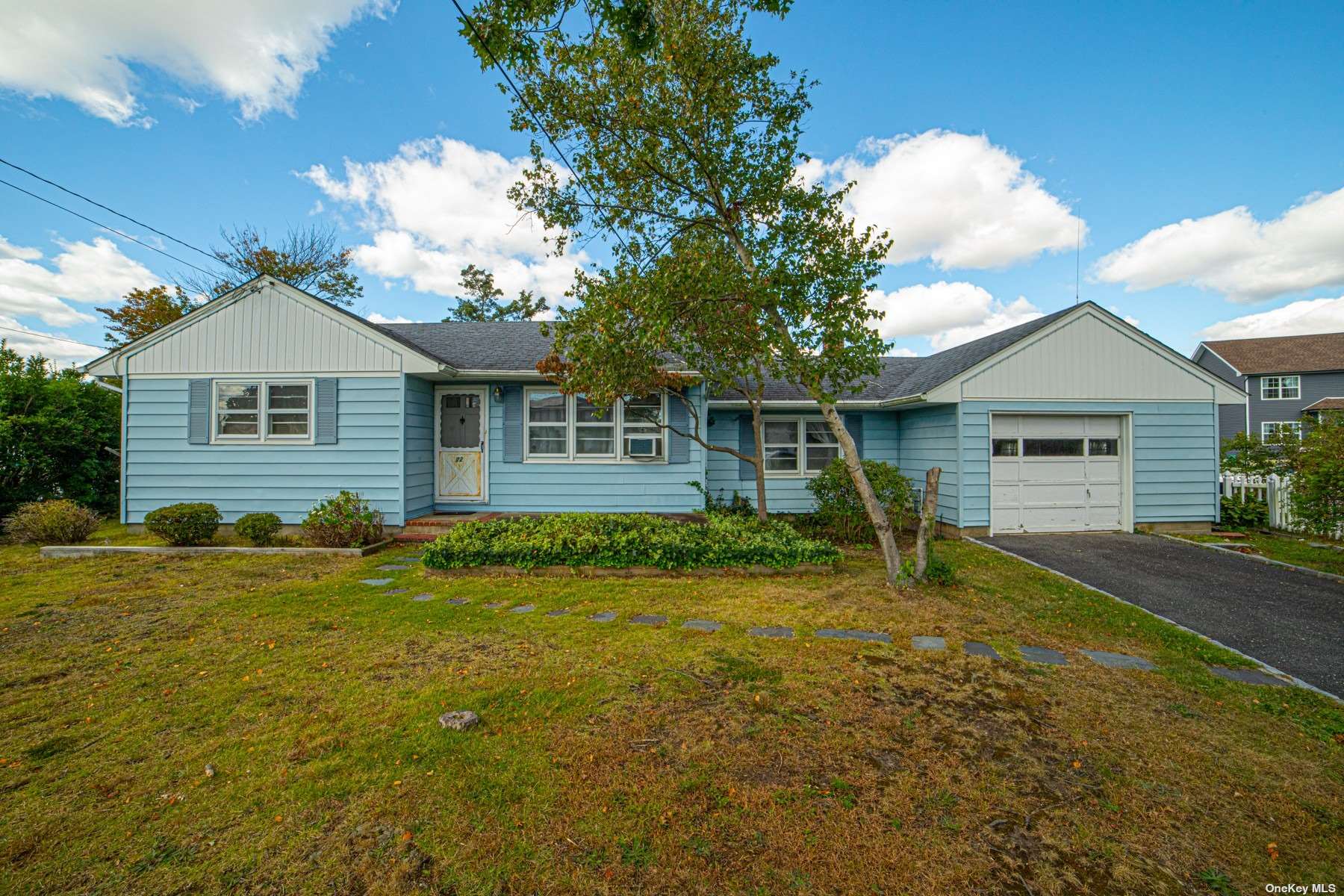 #1 photo, 72 Lido Promenade, Lindenhurst , NY 11757