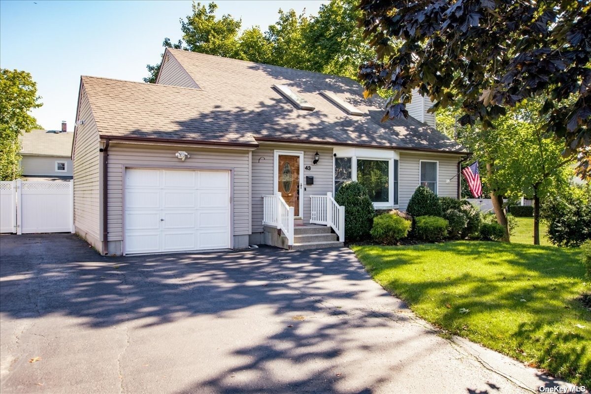 #1 photo, 43 Summit Avenue, Patchogue , NY 11772