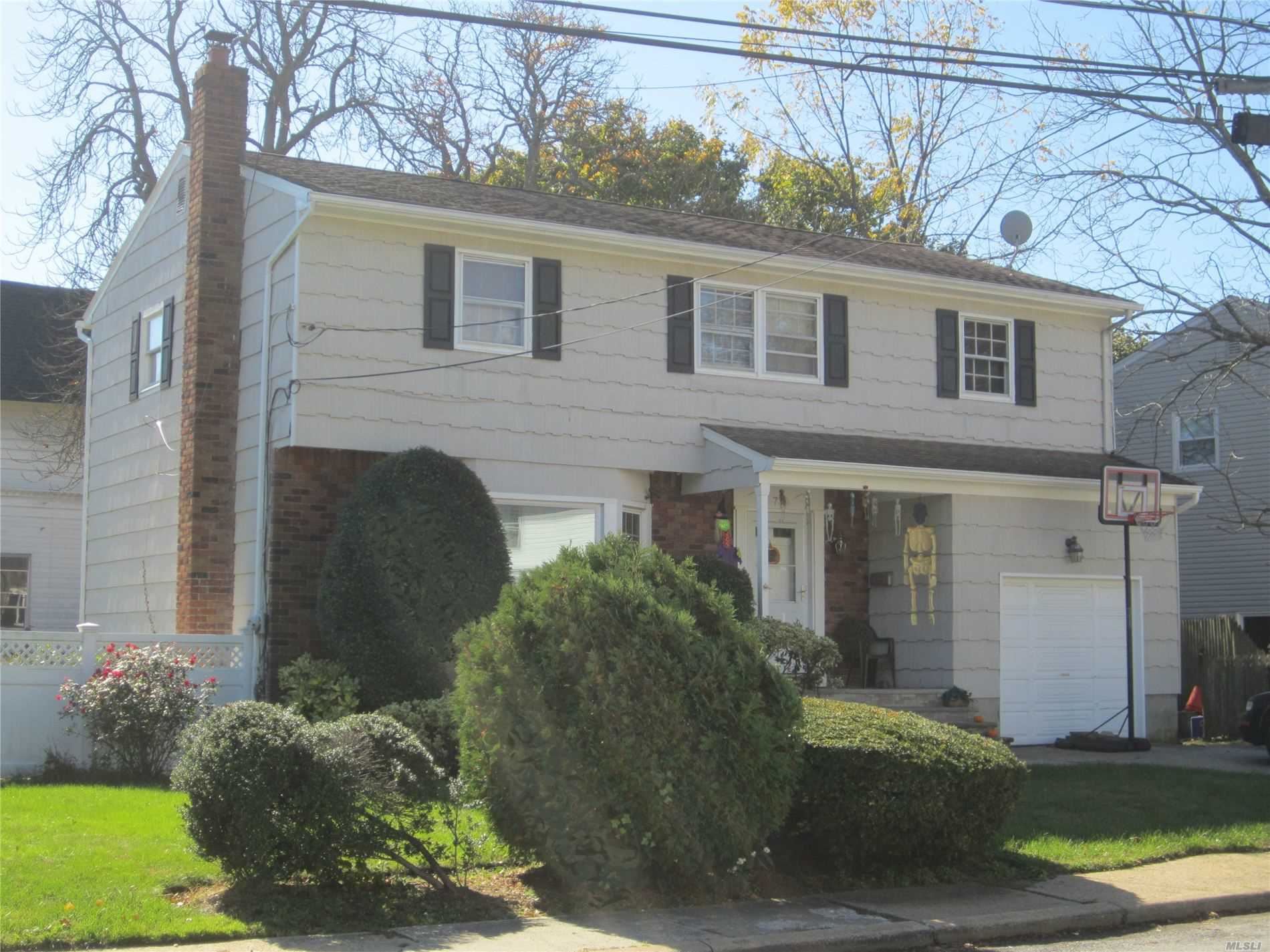 #1 photo, 730 Koelbel Court, Baldwin , NY 11510