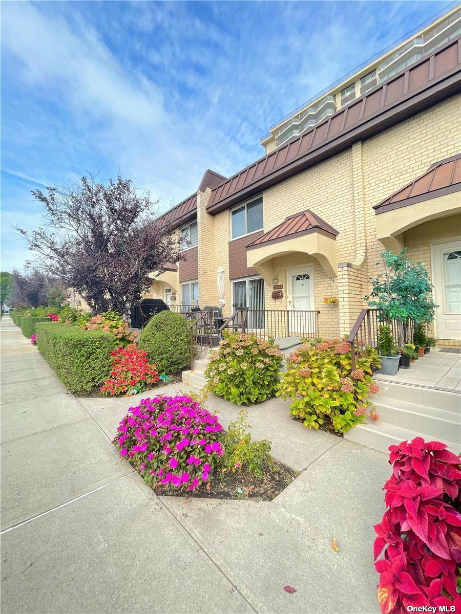 #1 photo, 215-33 23rd Avenue, 皇后区 贝塞 Bayside , NY 11360