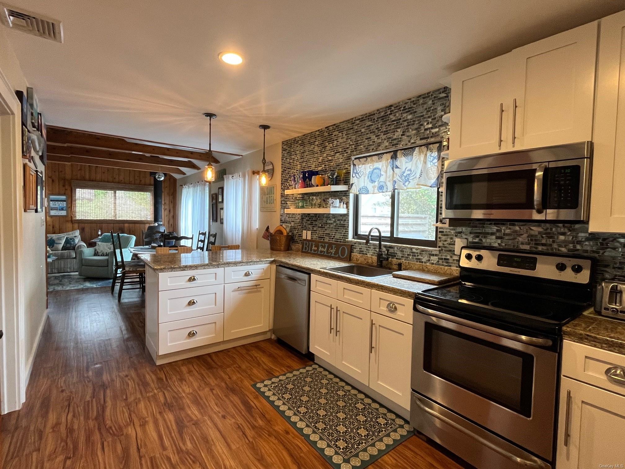 #5 photo, 142 Bungalow, Ocean Beach , NY 11770