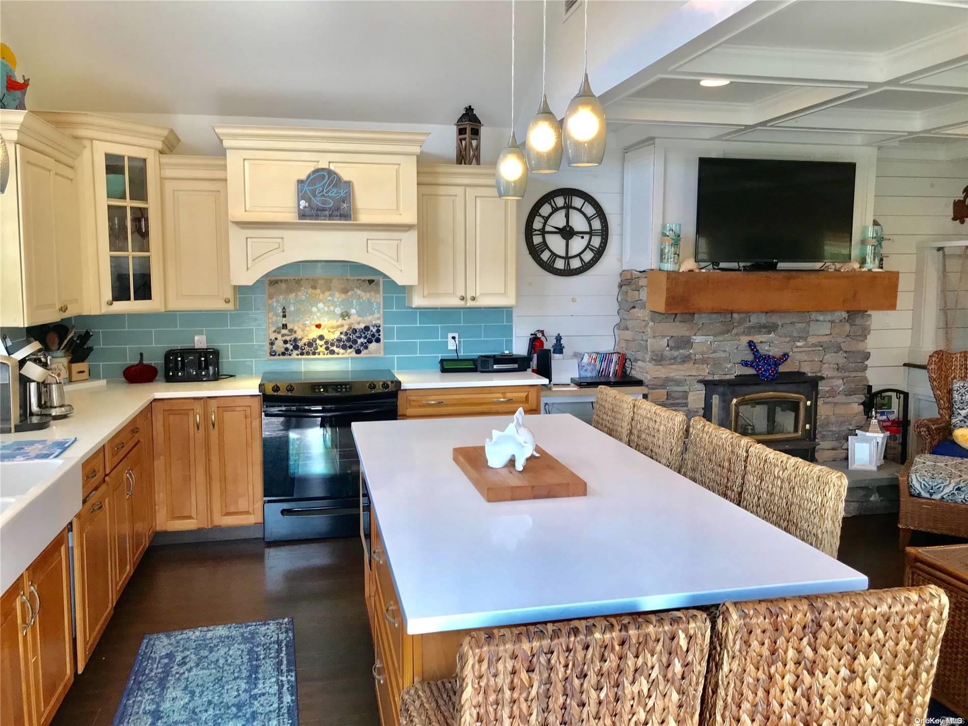 #4 photo, 342 Dehnhoff Walk, Ocean Beach , NY 11770