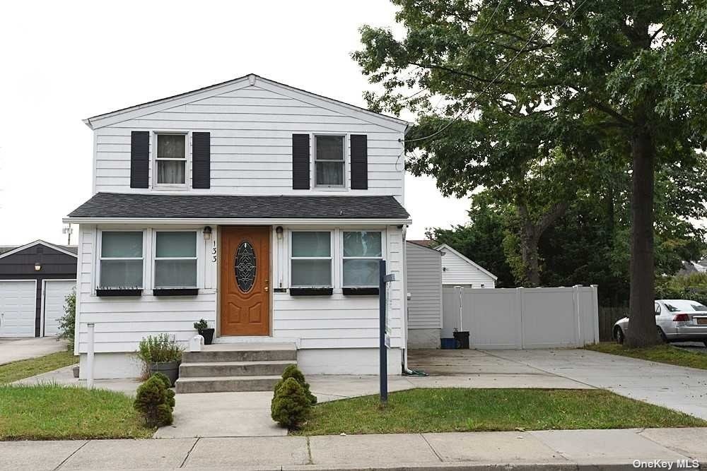 #1 photo, 133 Delaware Avenue, Lindenhurst , NY 11757