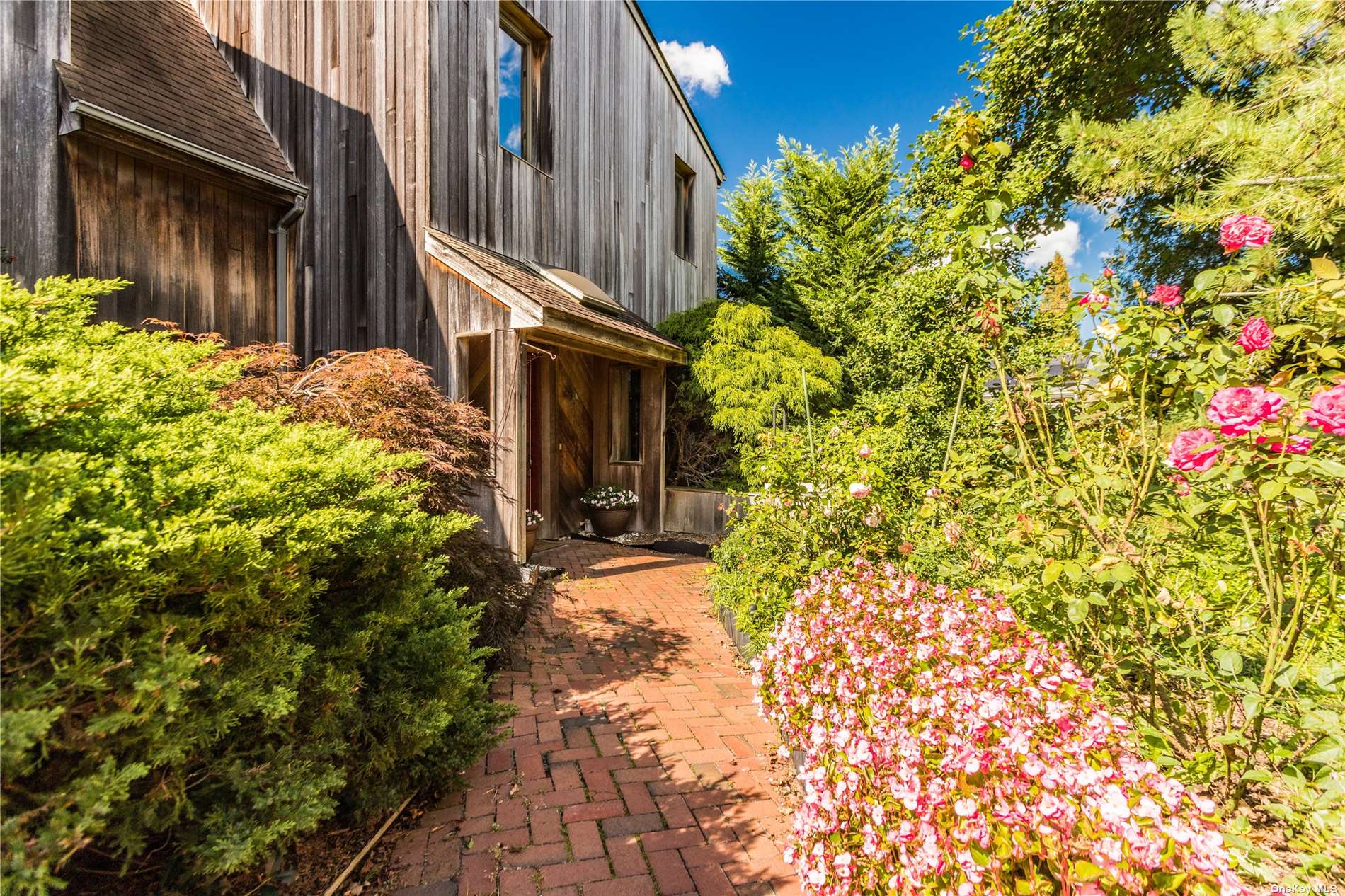 #1 photo, 82 Grassmere Avenue, Oakdale , NY 11769