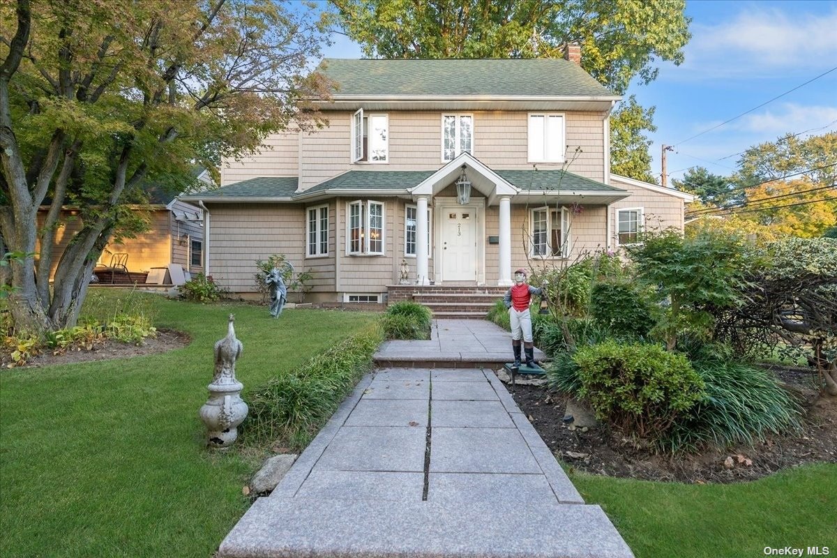 #1 photo, 213 Garden Street, Great Neck , NY 11021