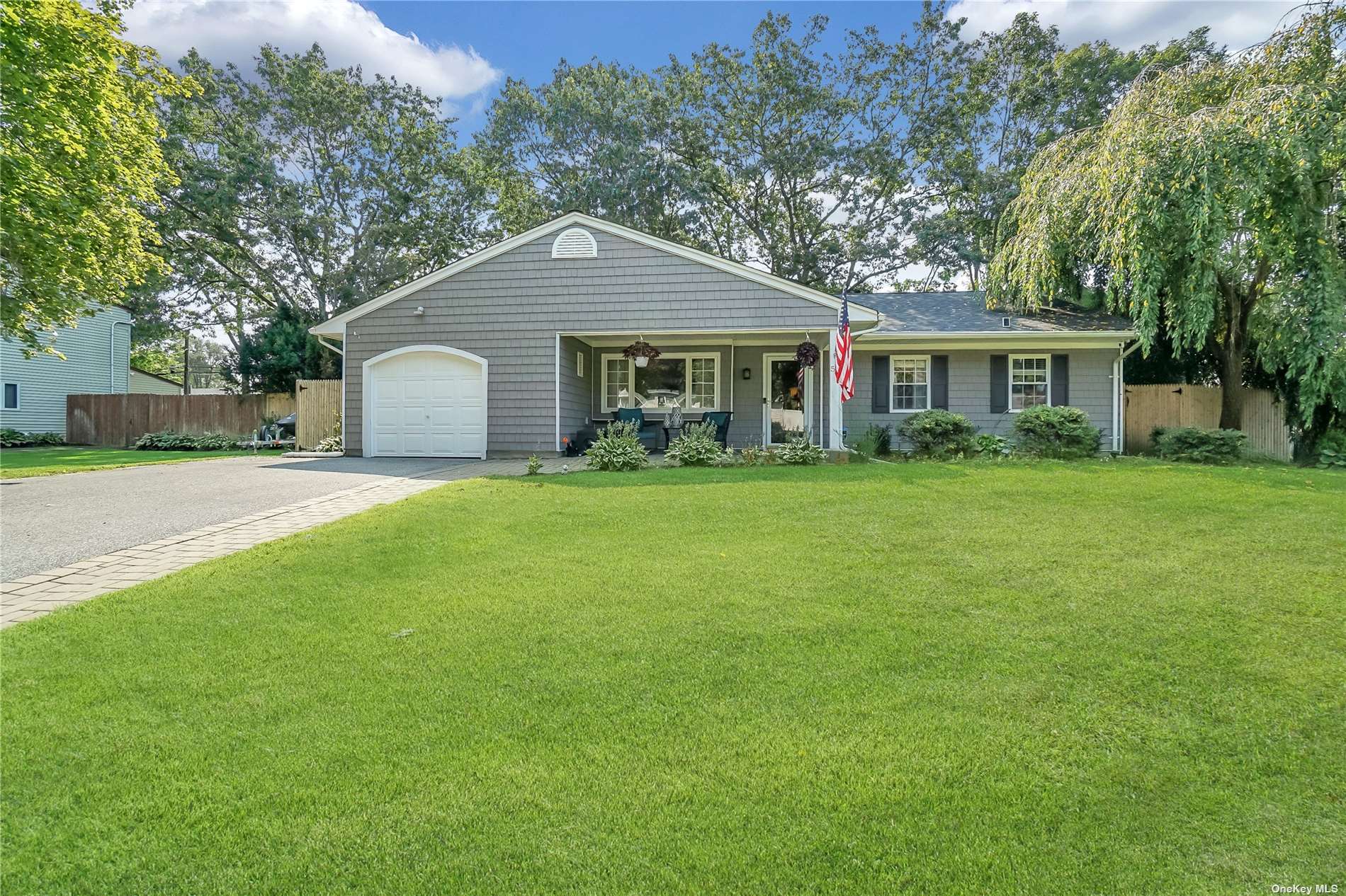 #1 photo, 54 Rush Street, सफ़ोक काउंटी Port Jefferson Station , NY 11776