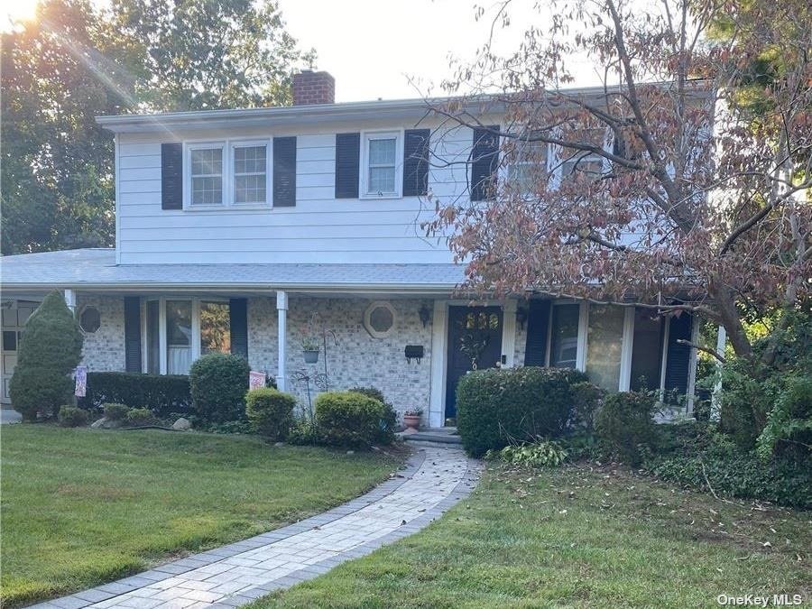 #1 photo, 70 Cypress Lane, 롱 아일랜드 Westbury , NY 11590