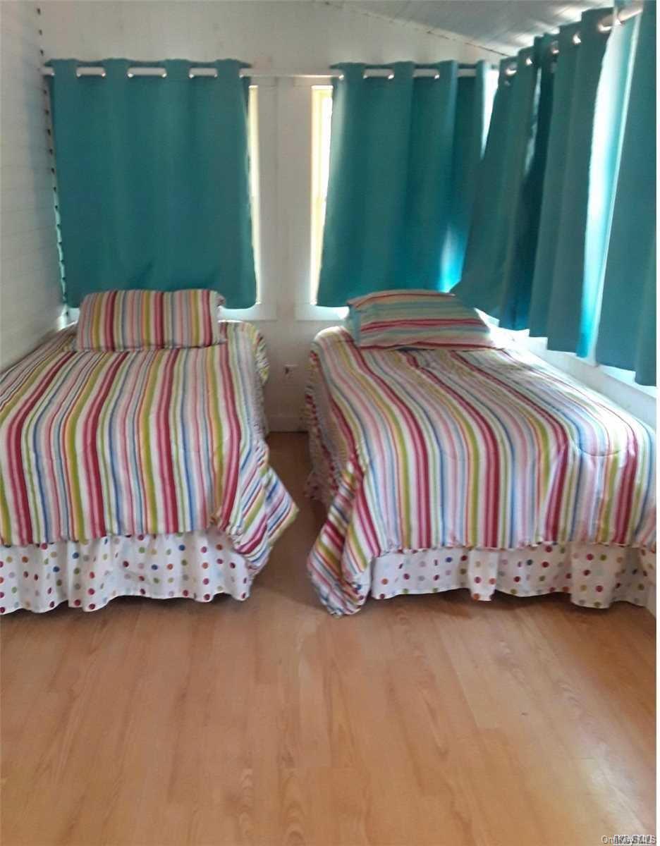 #8 photo, 49 Surf, Ocean Beach , NY 11770