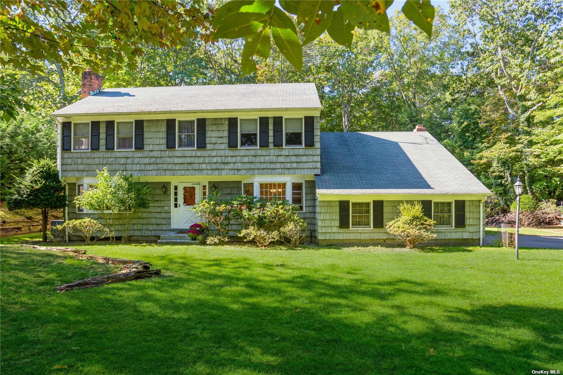 #1 photo, 90 Cliff Road, 롱 아일랜드 Belle Terre , NY 11777