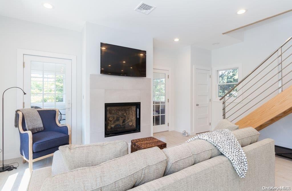 #7 photo, 109 Bungalow Walk, Ocean Beach , NY 11770