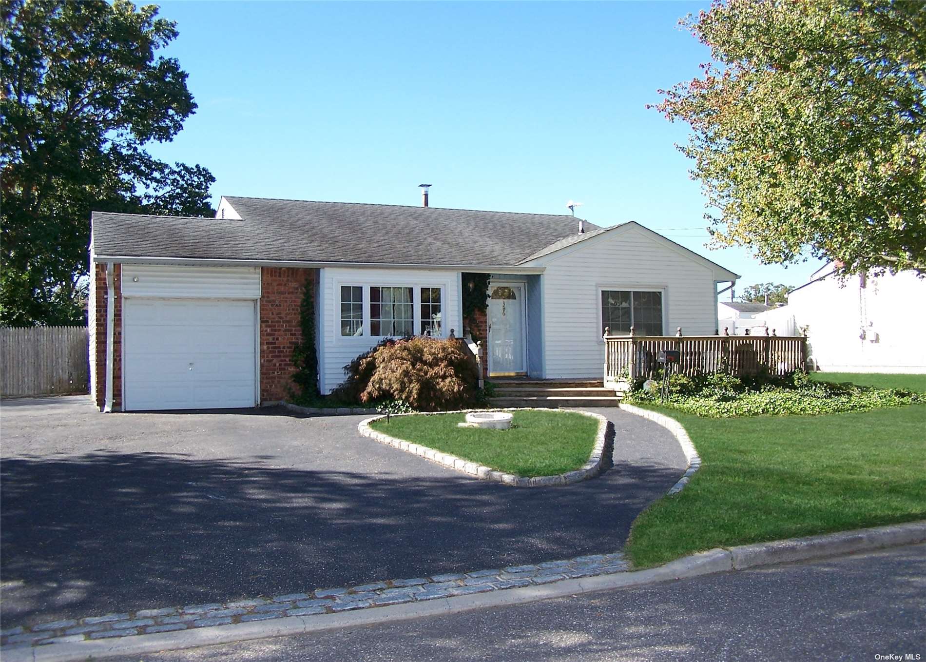 #1 photo, 306 14th Street, サフォーク郡 Deer Park , NY 11729