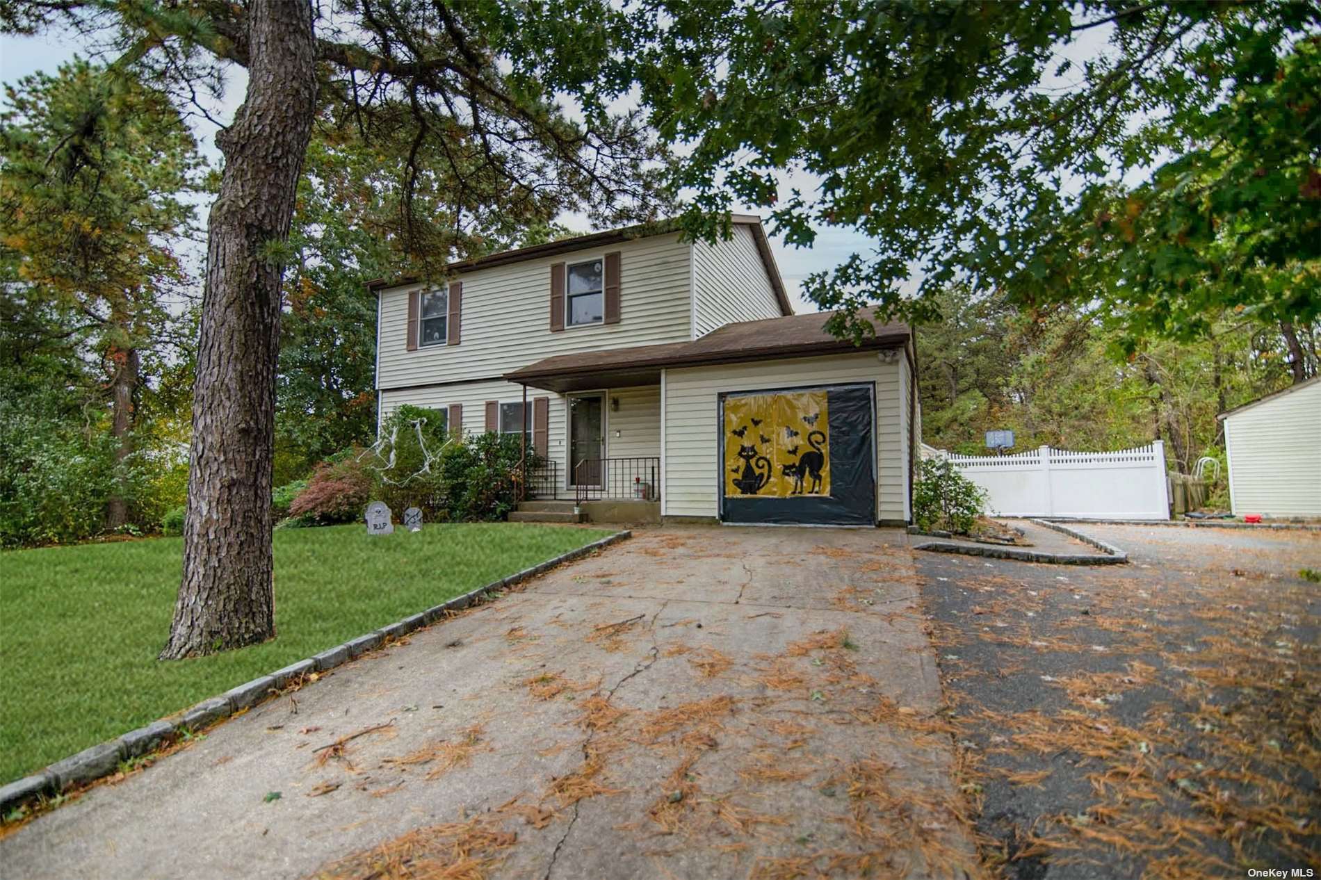 #1 photo, 660 Dunton Avenue, East Patchogue , NY 11772