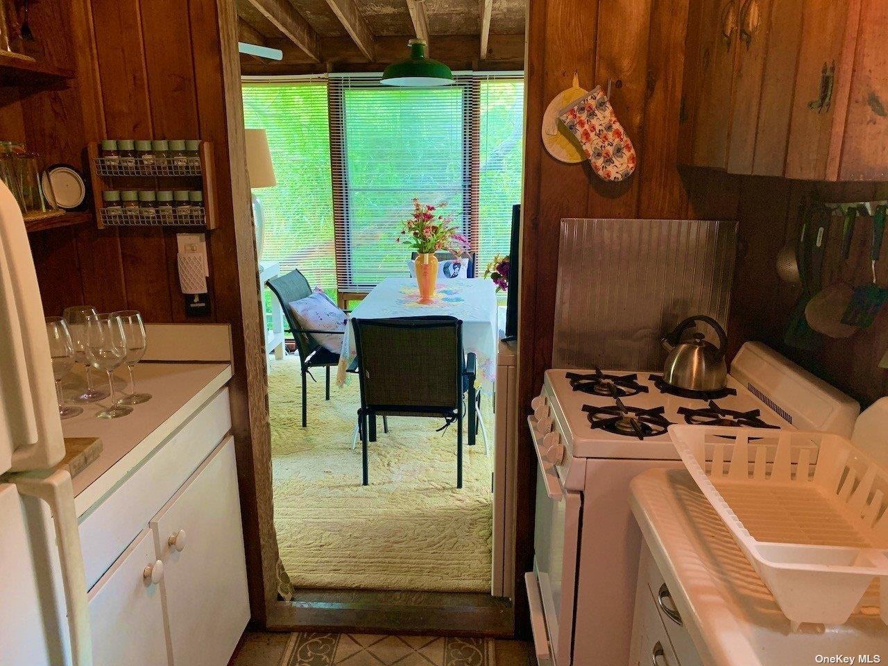 #6 photo, 30 Gale Walk, Seaview , NY 11770