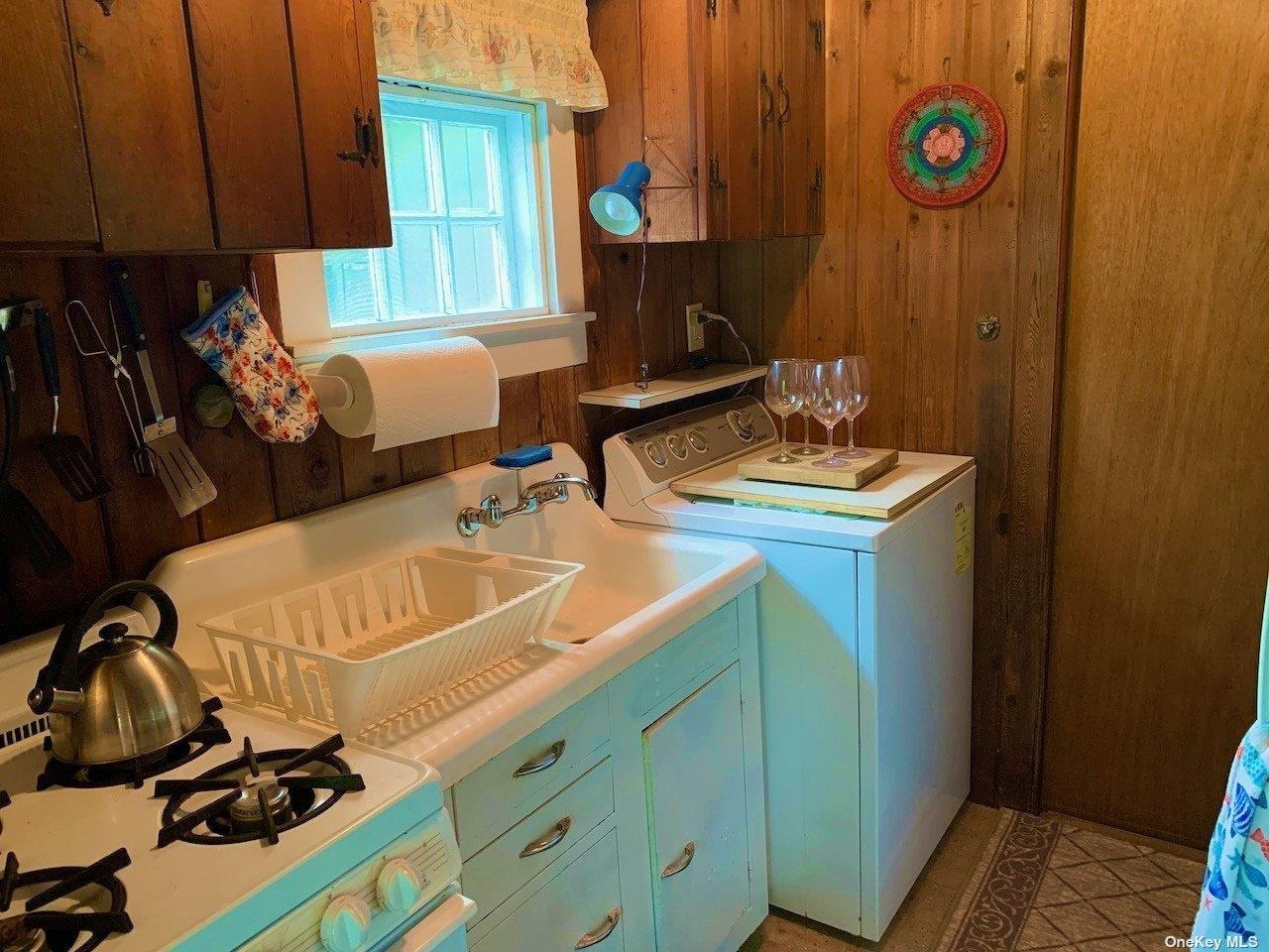 #7 photo, 30 Gale Walk, Seaview , NY 11770