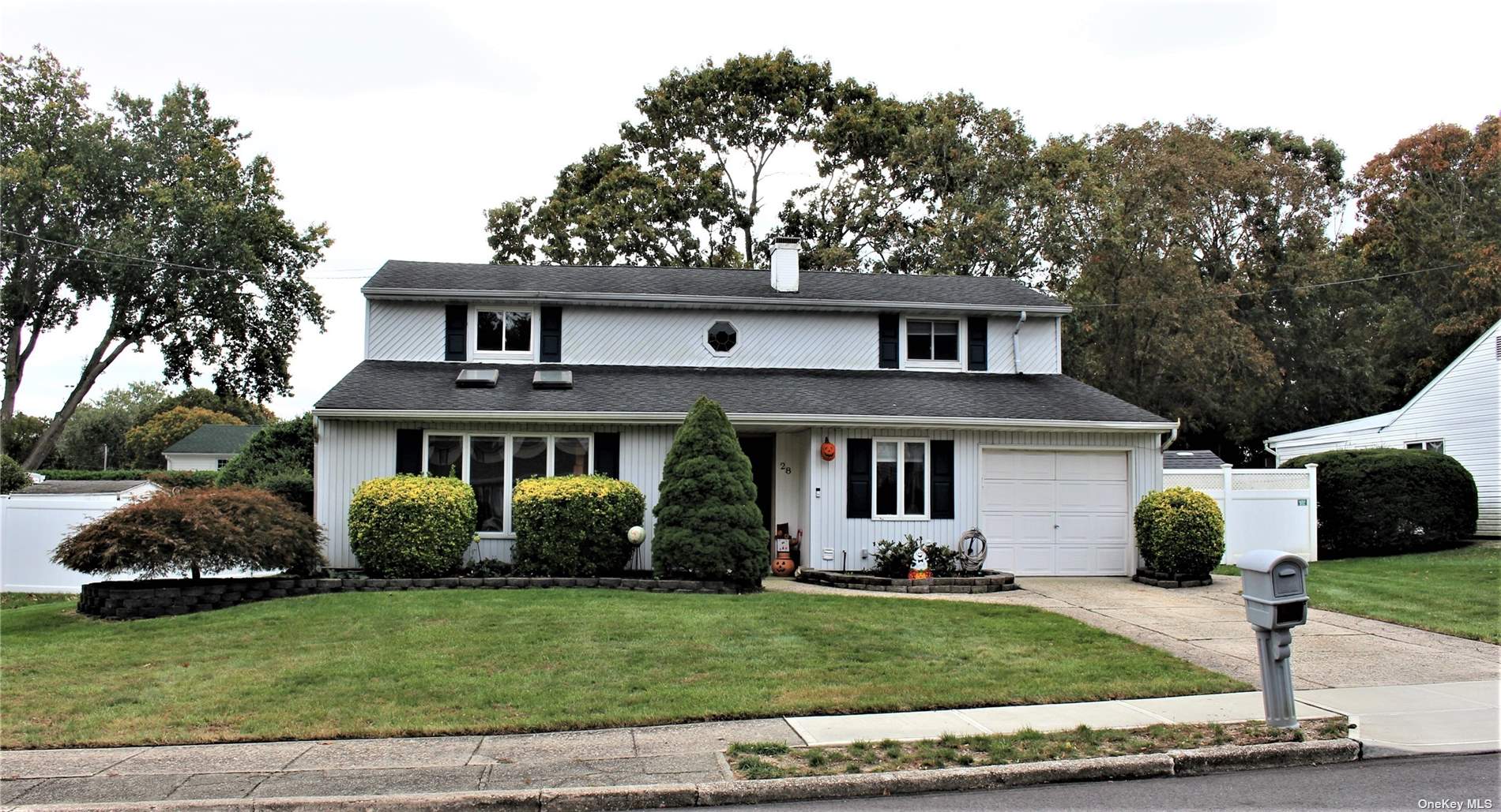 #1 photo, 28 Corvette Road, 东长岛 Selden , NY 11784