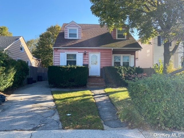 #1 photo, 245 Valcour Avenue, ناسو Uniondale , NY 11553