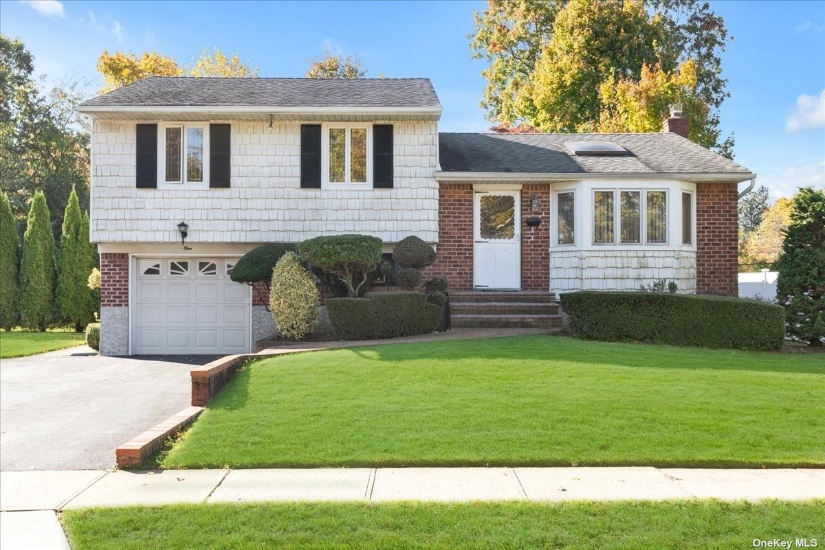 #1 photo, 1 Pickwick Drive, Syosset , NY 11791