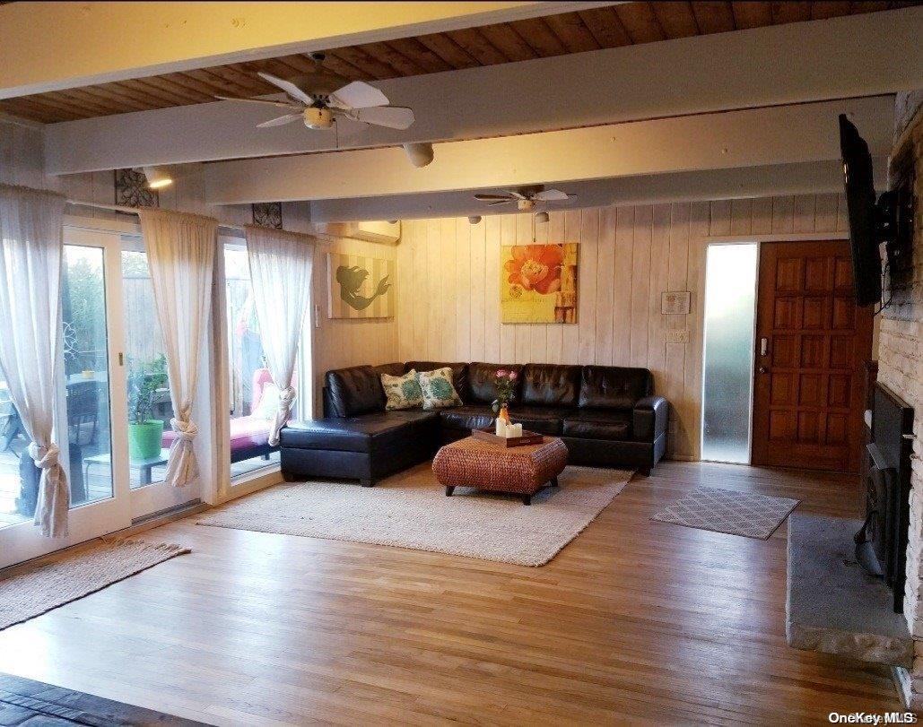 #2 photo, 17 Bungalow Walk, Ocean Beach , NY 11770