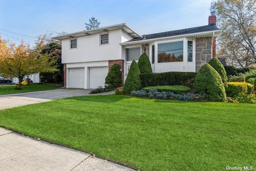 #1 photo, 1818 Bradley Court, ناسو North Bellmore , NY 11710