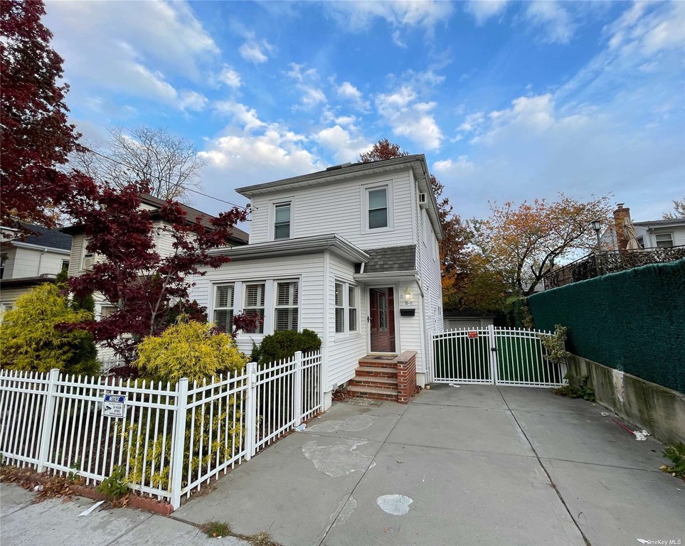 #1 photo, 70-17 168th Street, Fresh Meadows , NY 11365
