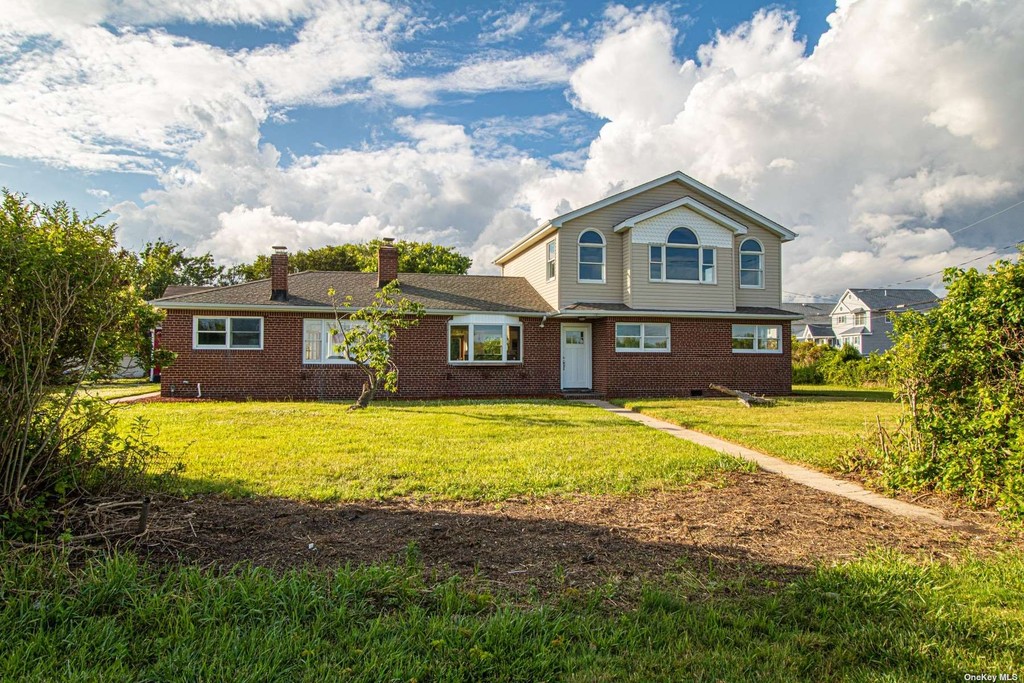 #1 photo, 855 Granada Parkway, サフォーク郡 Lindenhurst , NY 11757