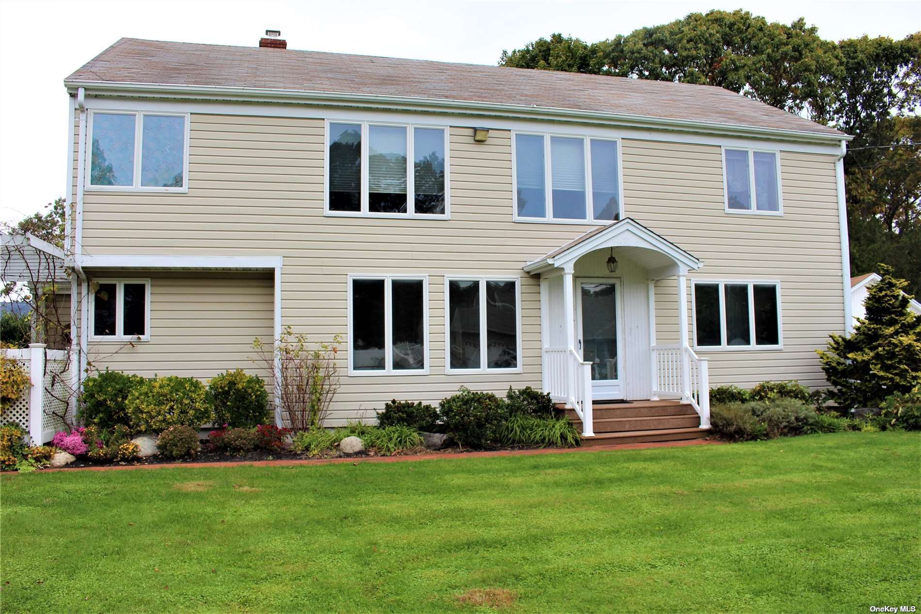 #1 photo, 144 Huber Avenue, সাফোক কাউন্টি Holbrook , NY 11741