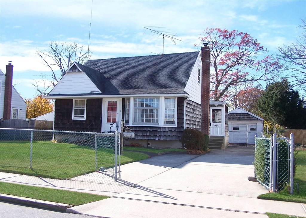 #1 photo, 115 Phyllis Drive, Lindenhurst , NY 11757