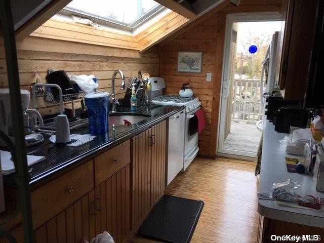 #6 photo, 12 Ocean Road, Ocean Beach , NY 11770