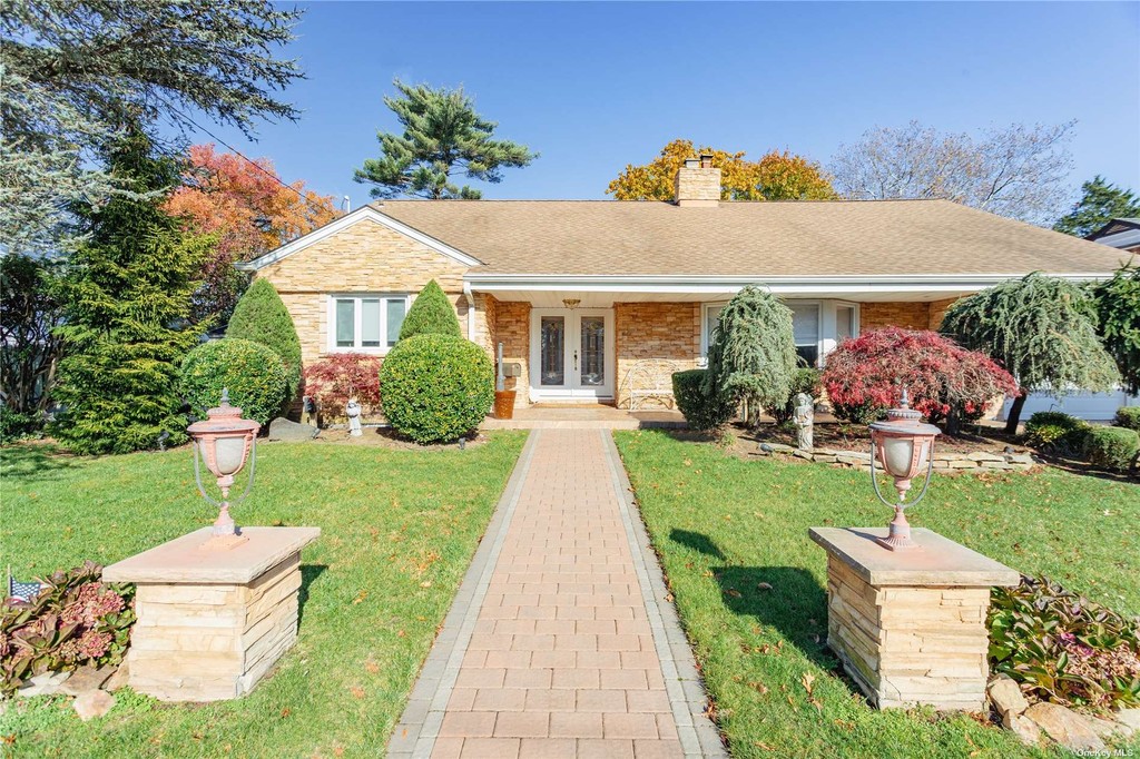 #1 photo, 50 Gold Place, ナッソー郡 Malverne , NY 11565