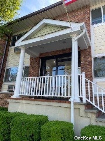 #1 photo, 717 Willis Avenue, नासाउ काउंटी Williston Park , NY 11596