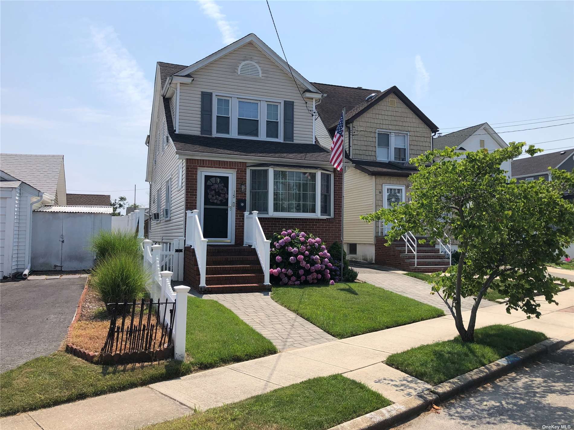 #1 photo, 15 Smith Street, ナッソー郡 East Rockaway , NY 11518