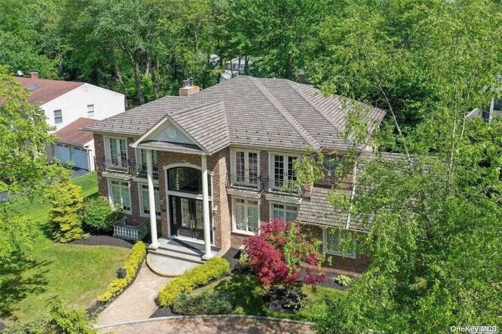 #1 photo, 42 Birchdale Lane, Roslyn , NY 11576