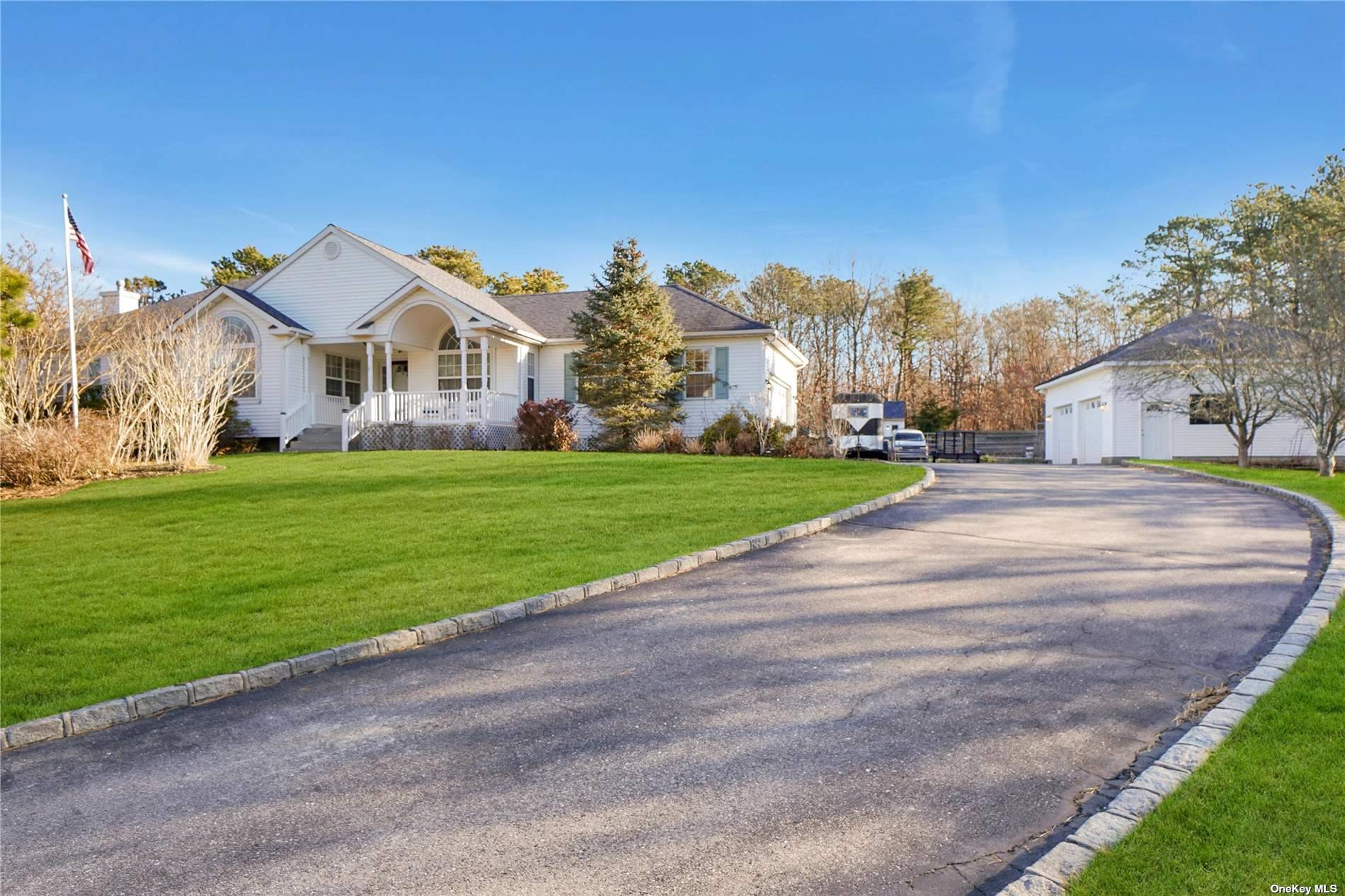 #1 photo, 5 Pinefield Court, Саффолк ‖ Miller Place , NY 11764