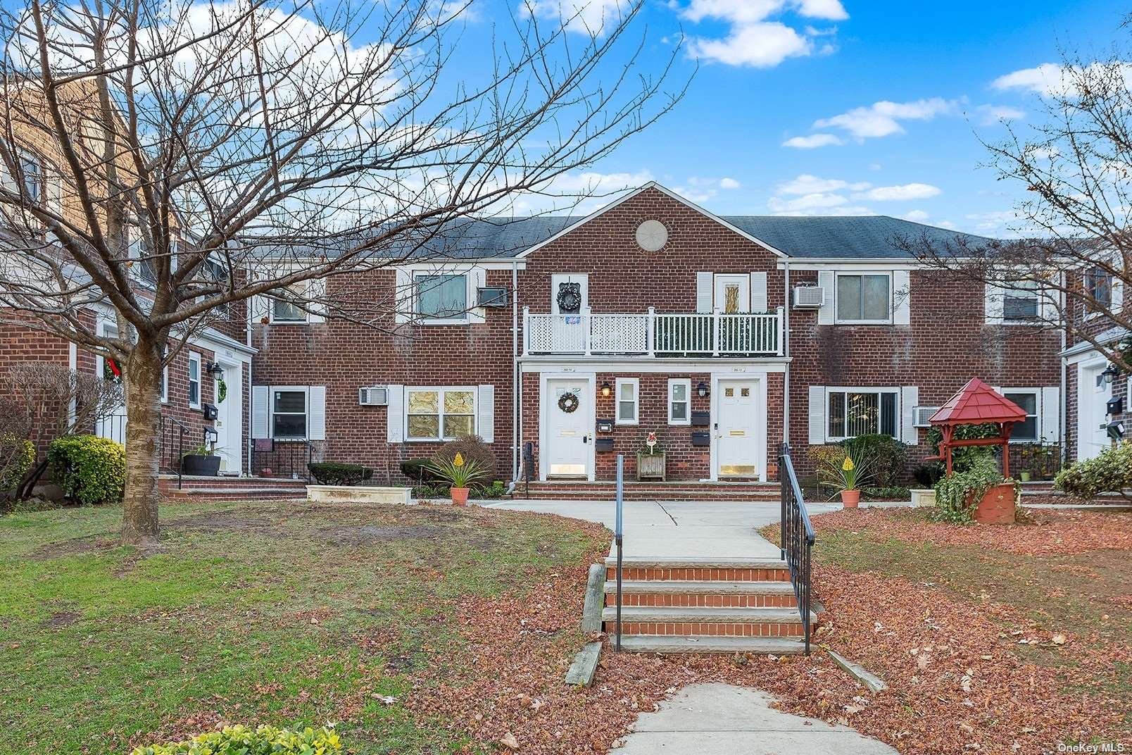 #1 photo, 260-14 75th Avenue, Куинс ‖ Glen Oaks , NY 11004