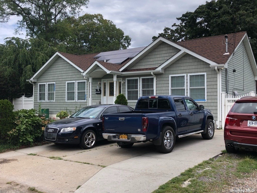 #1 photo, 20 Rossmore Avenue, サフォーク郡 Central Islip , NY 11722