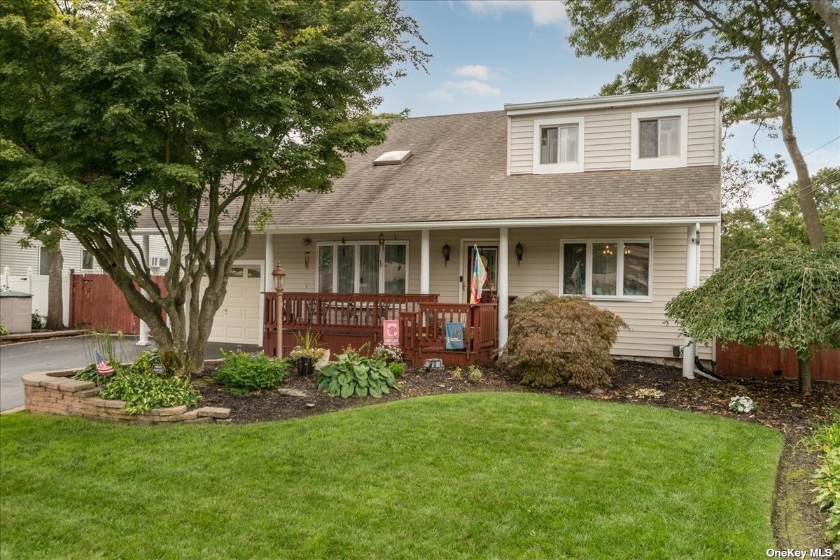 #1 photo, 70 Presford Drive, Shirley , NY 11967