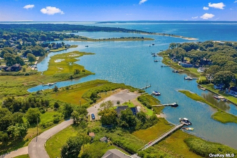 #1 photo, 1580 Corey Creek Lane, 롱 아일랜드 Southold , NY 11971