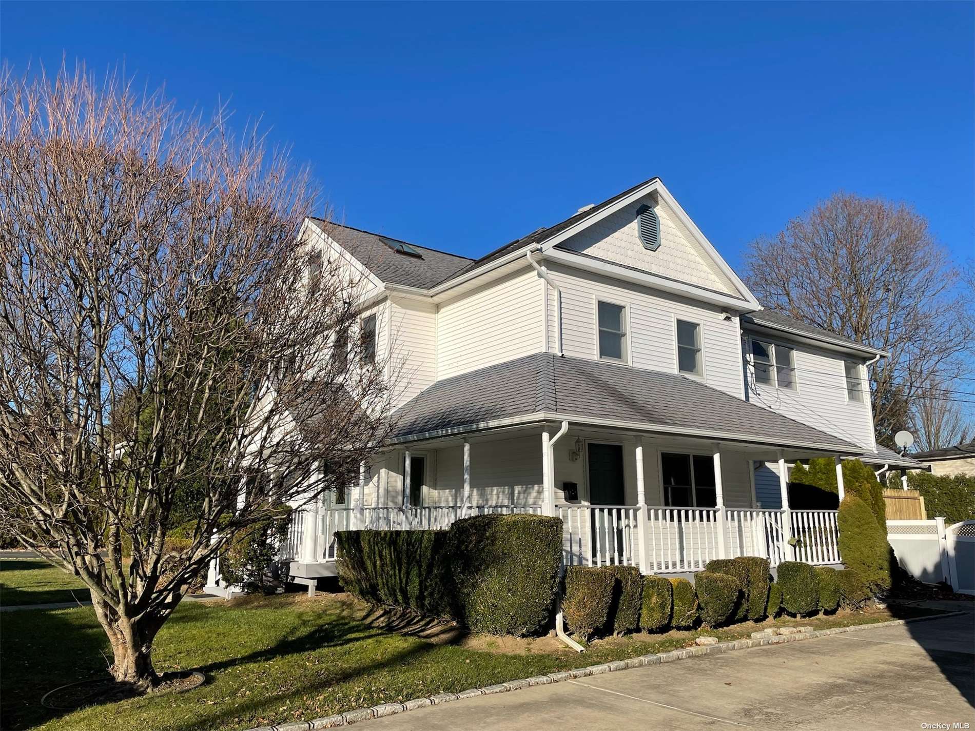 #1 photo, 19 Smith Street, サフォーク郡 Greenlawn , NY 11740