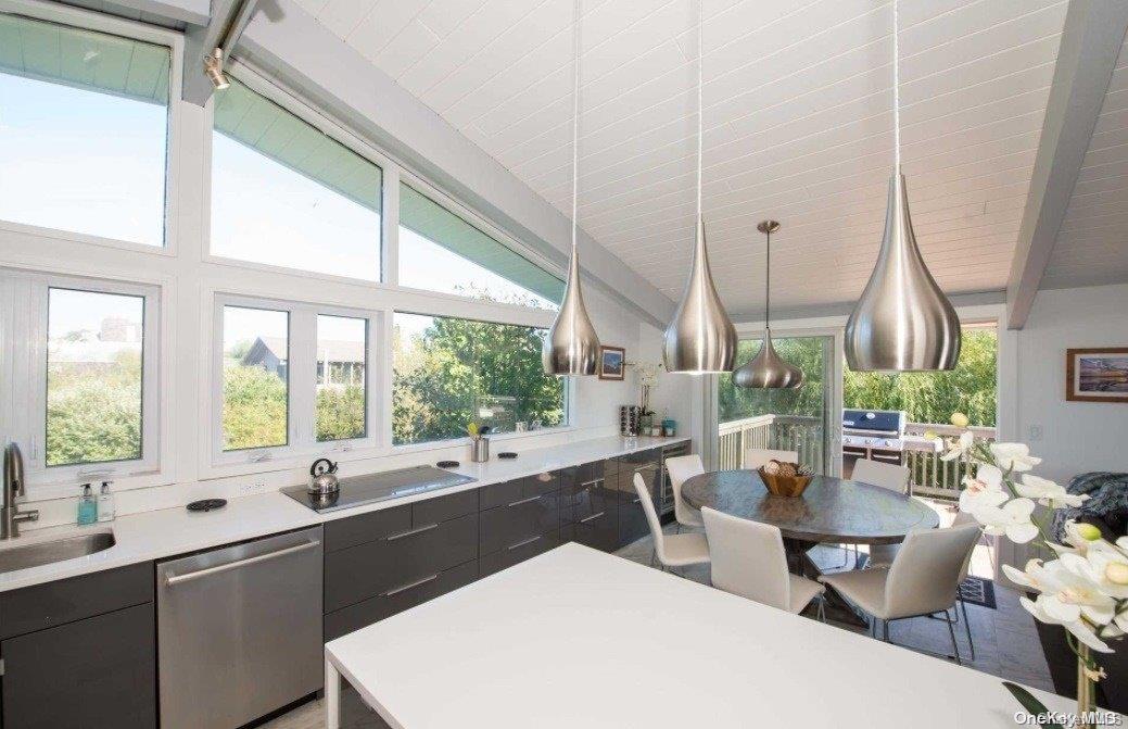 #2 photo, 170 Clipper, Ocean Beach , NY 11770