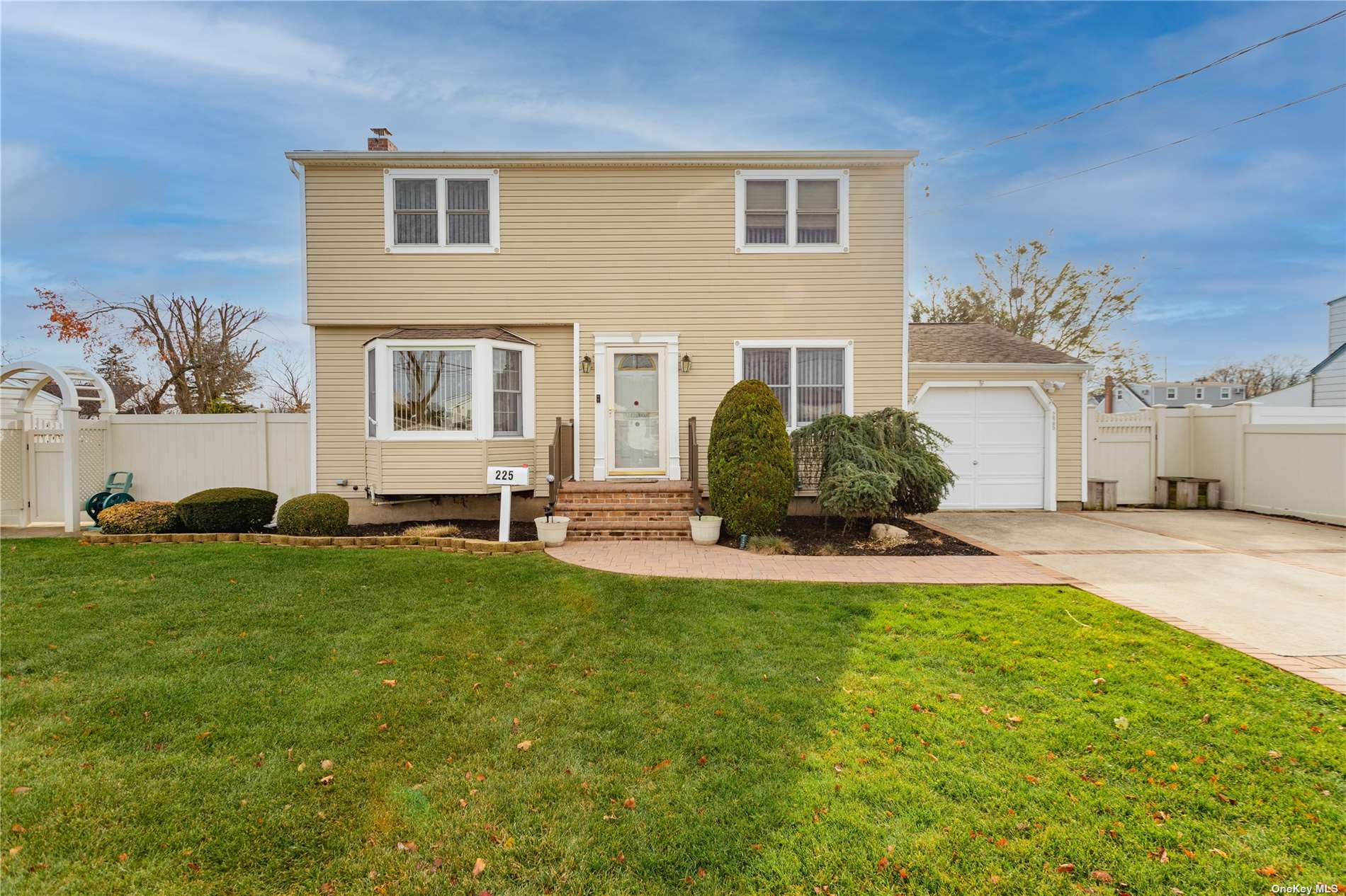 #1 photo, 225 12th Street, West Babylon , NY 11704