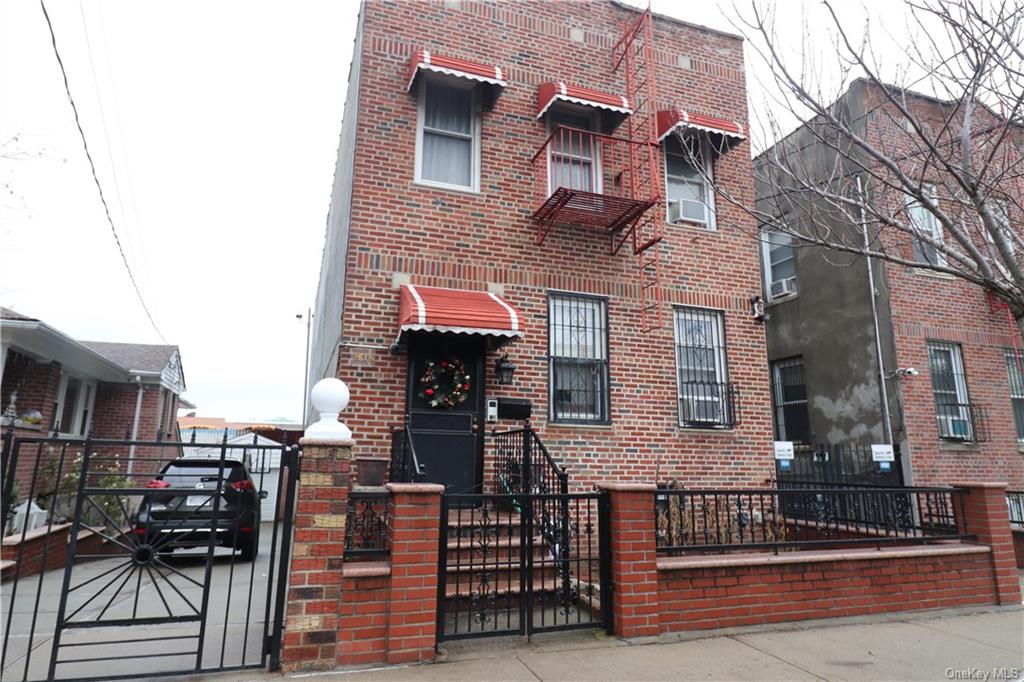 #1 photo, 836 Havemeyer Avenue, Bronx , NY 10473
