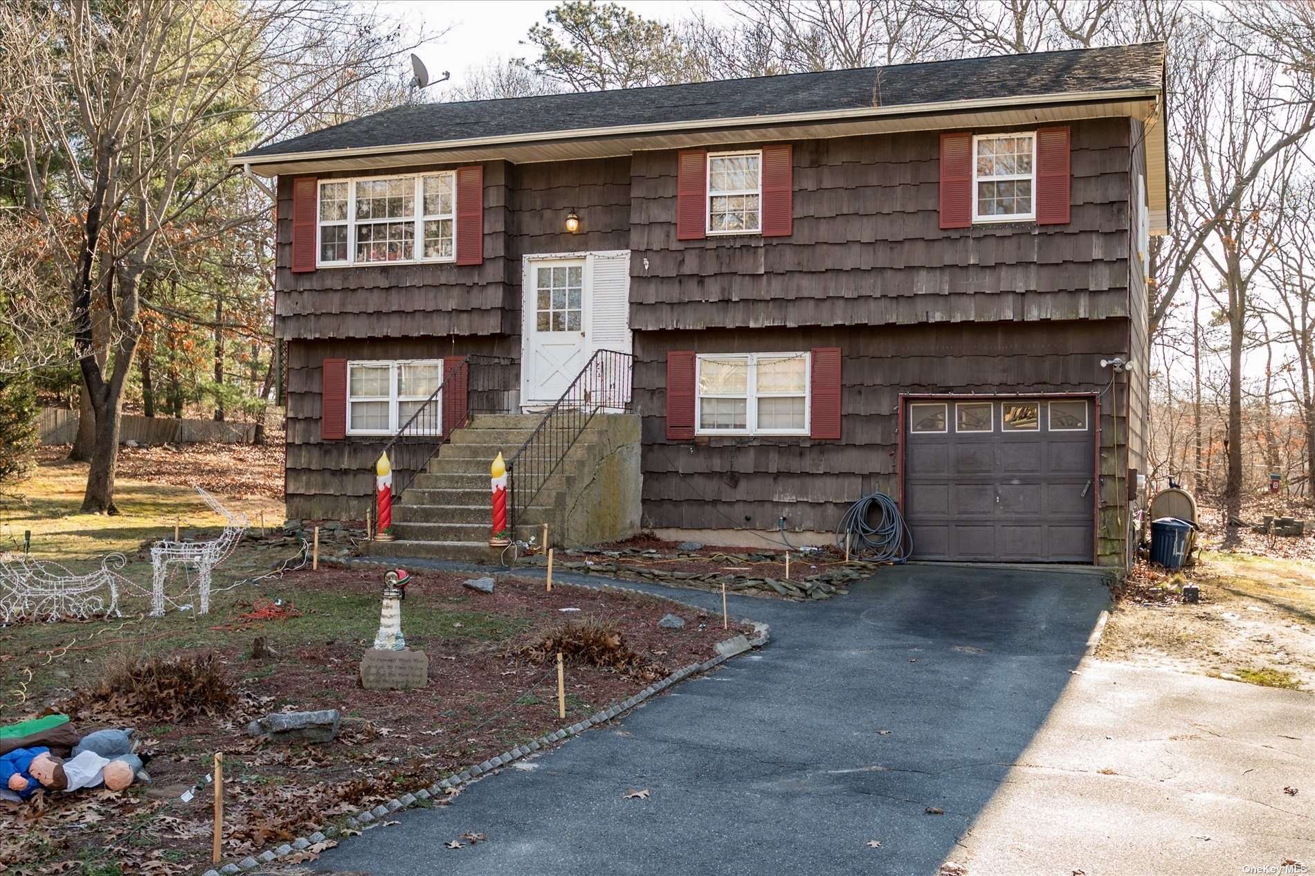 #1 photo, 4 Stacy Court, Shirley , NY 11967