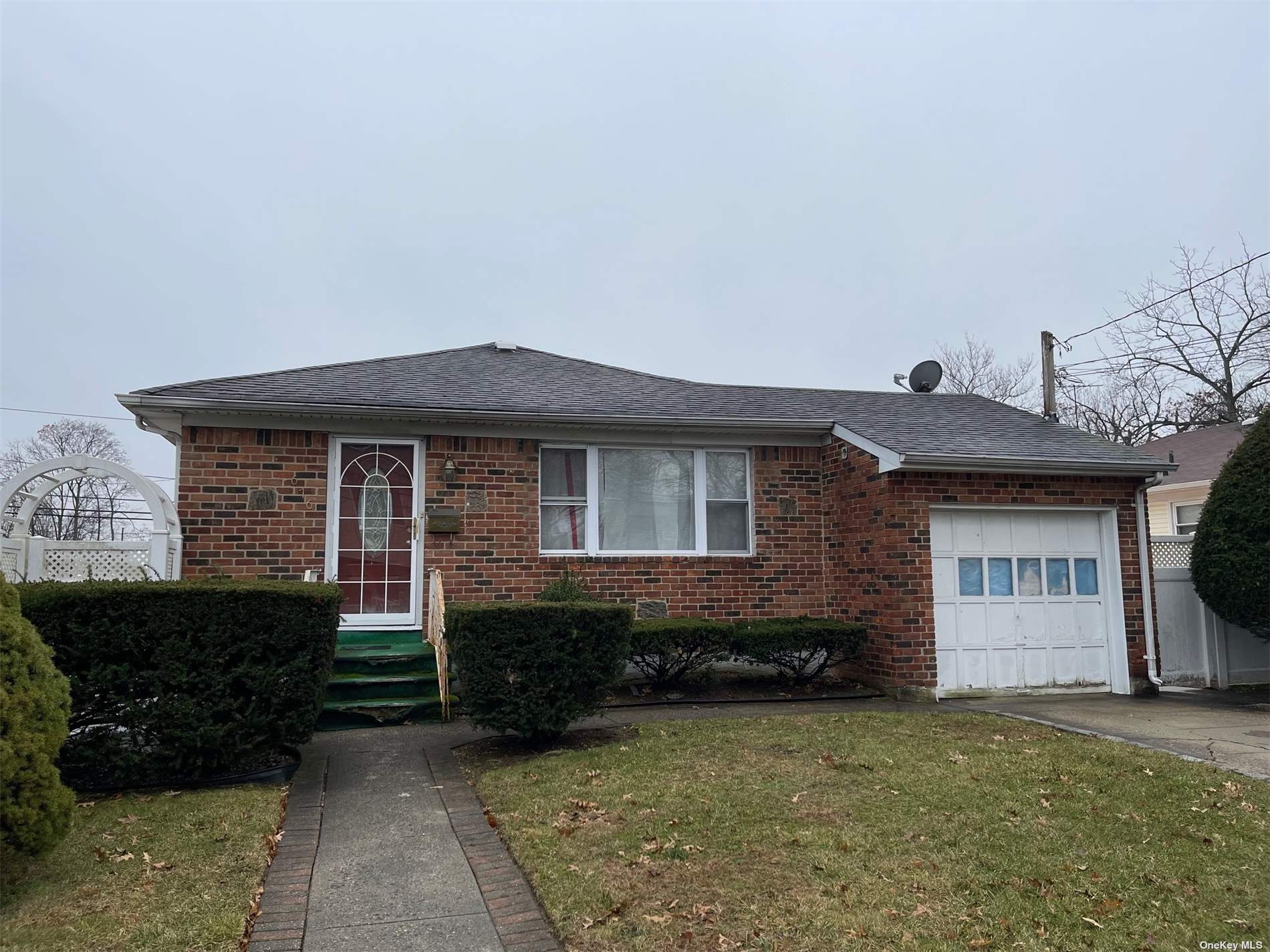 #1 photo, 676 New Street, नासाउ काउंटी Uniondale , NY 11553