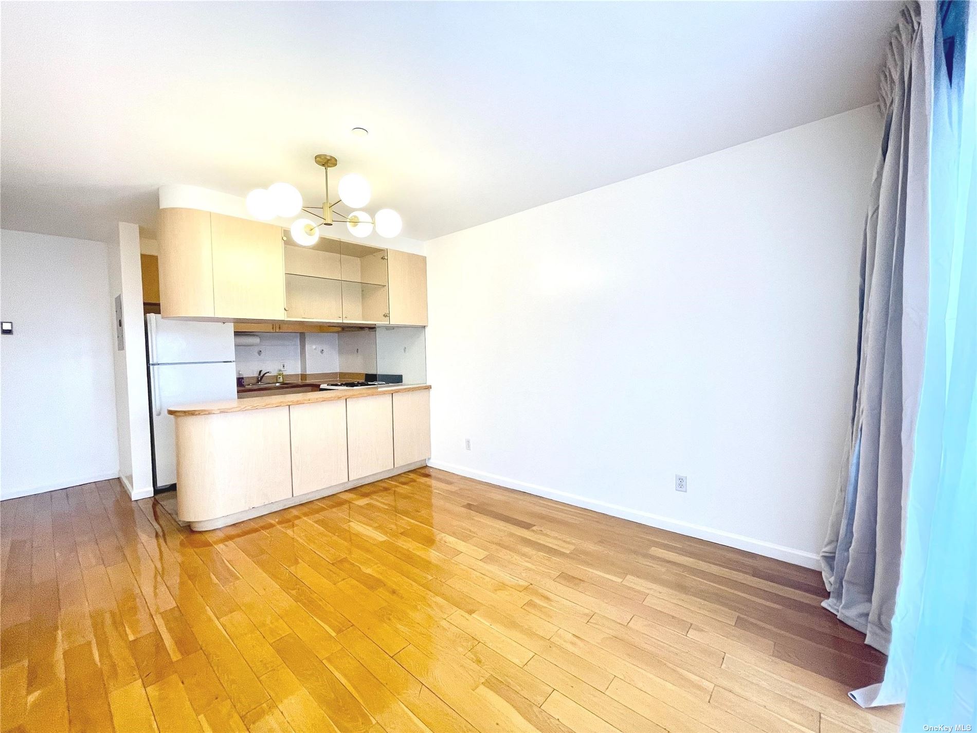 #1 photo, 144-48 Roosevelt Ave, 法拉盛 Flushing , NY 11354