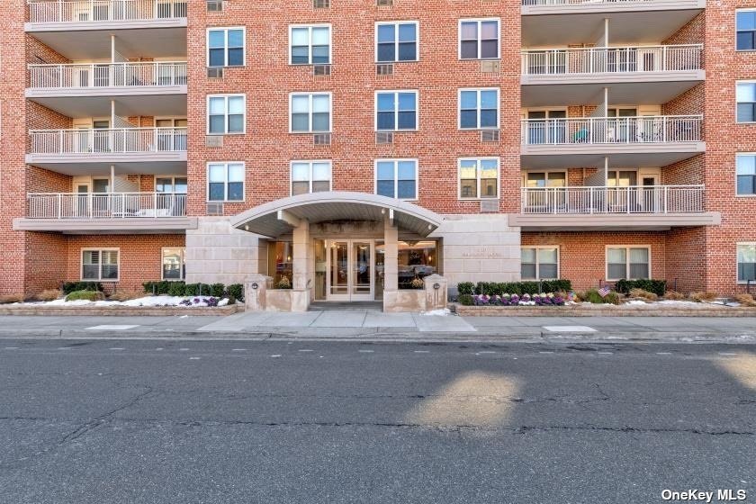 #1 photo, 410 East Broadway, ナッソー郡 Long Beach , NY 11561