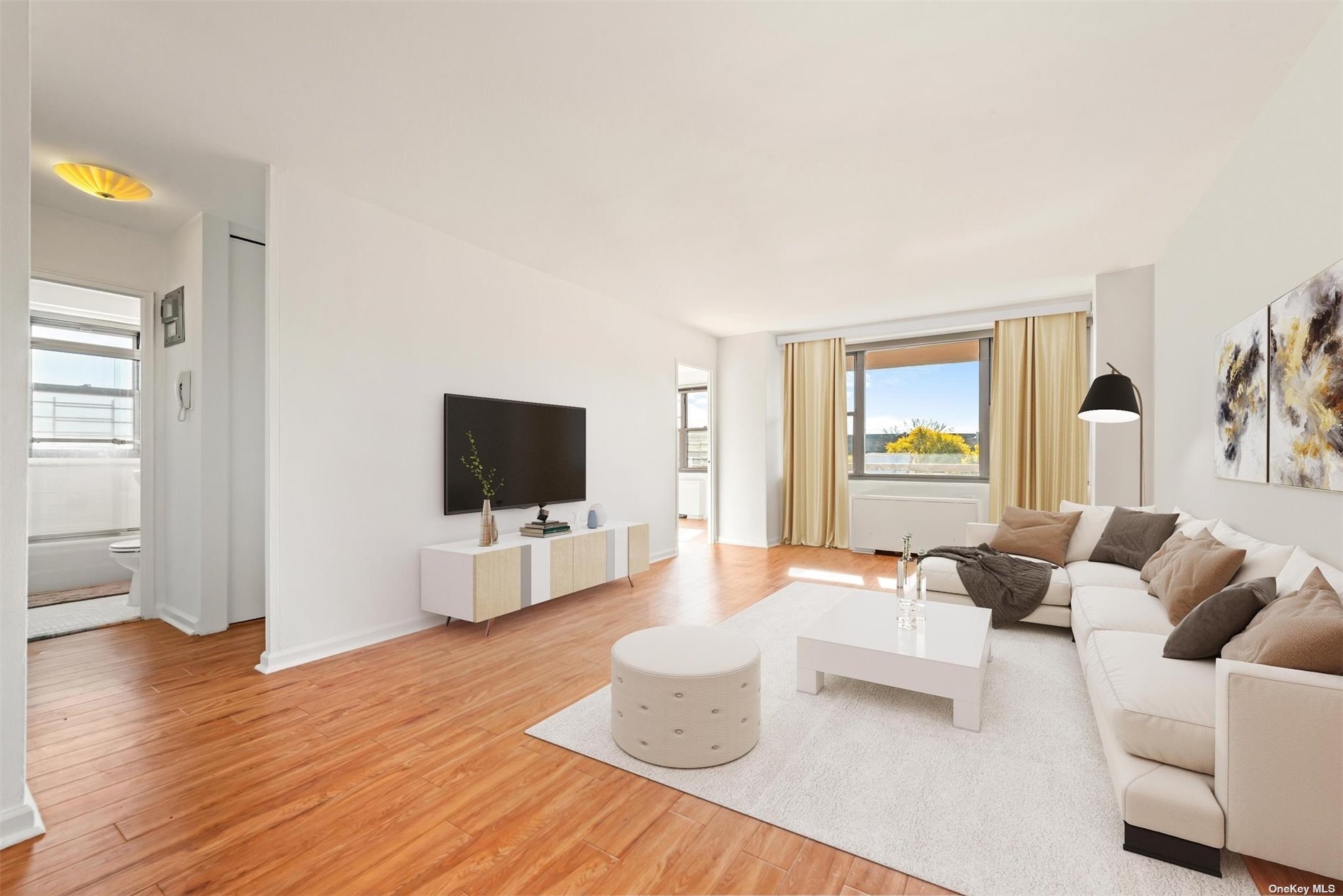 #1 photo, 70-25 Yellowstone Boulevard, 皇后區 森林小丘 Forest Hills , NY 11375