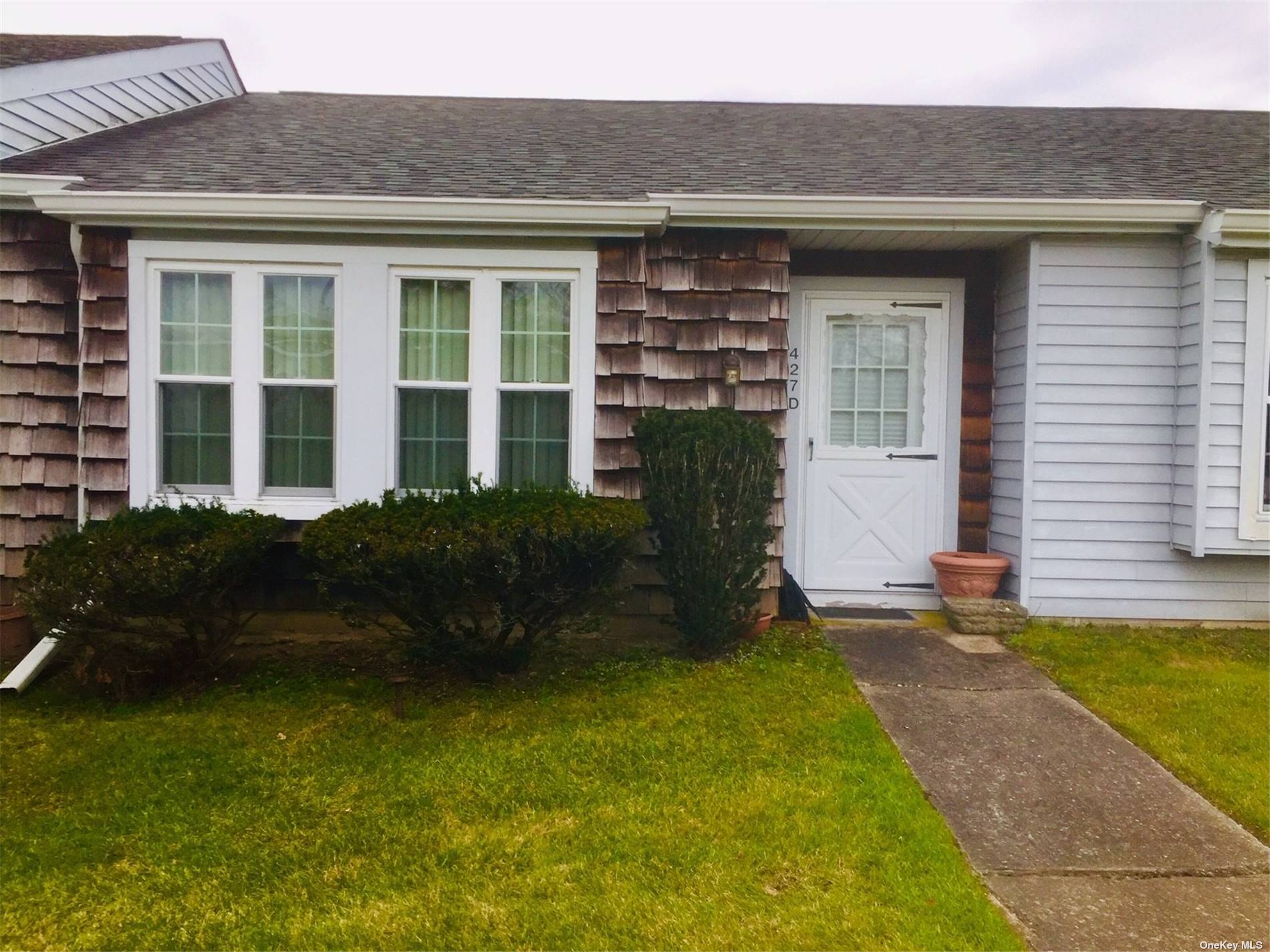 #1 photo, 427 Aylesbury, سوفولك Ridge , NY 11961