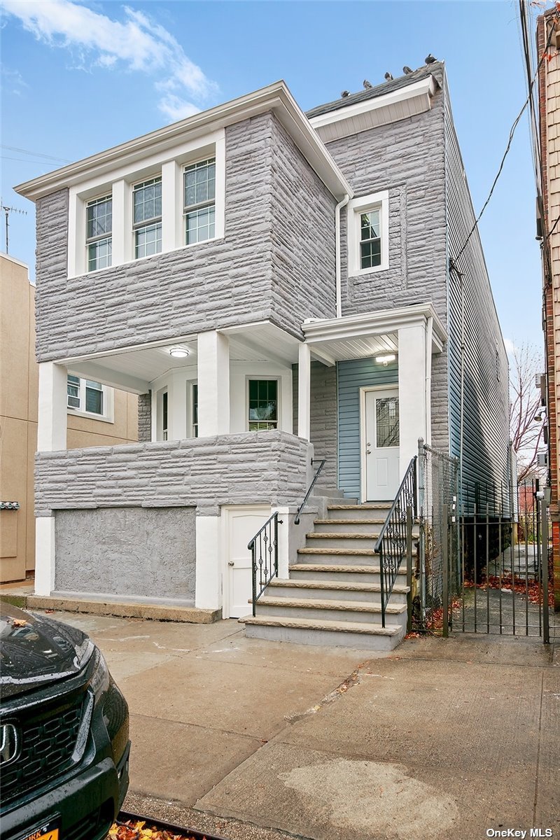 #1 photo, 68-34 76 Street, كوينز Middle Village , NY 11379